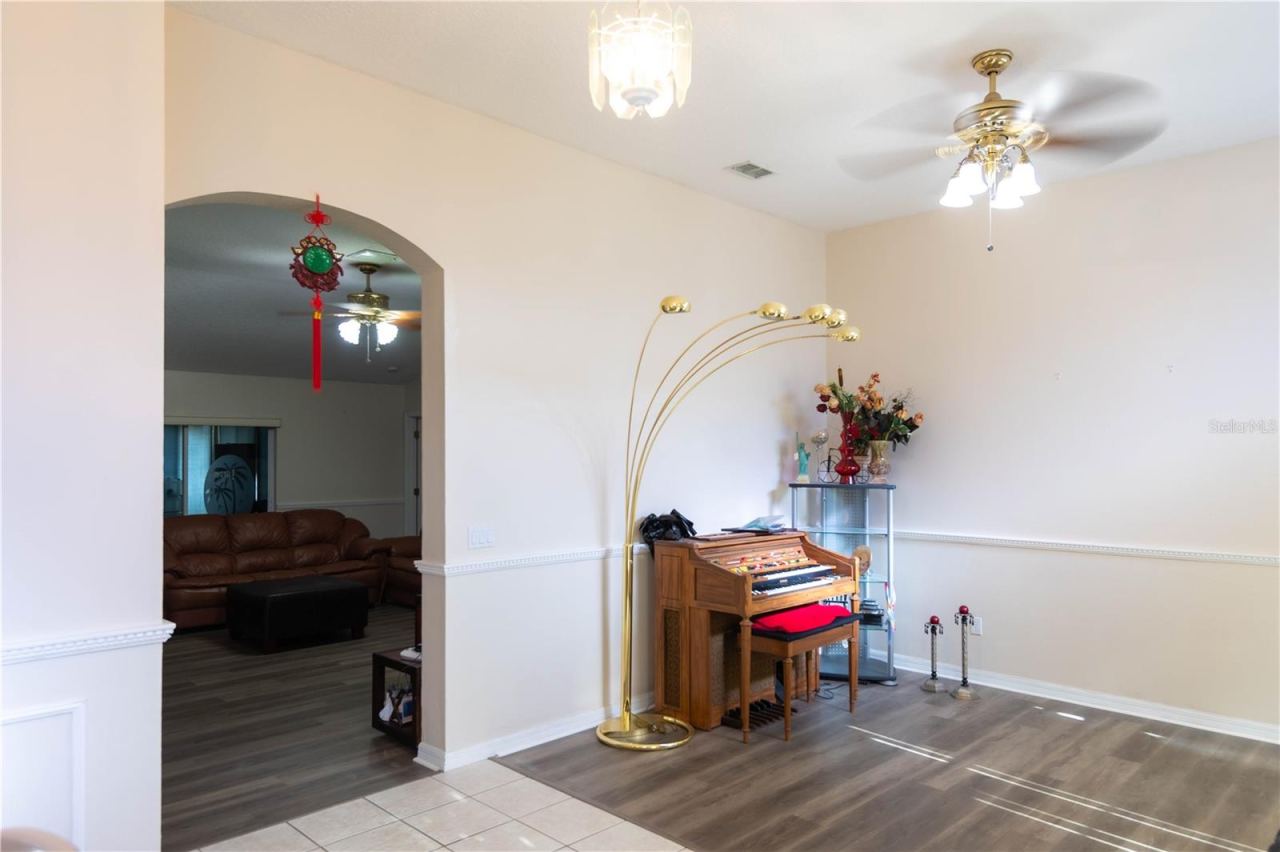 Photo 2 of 1306 Island Cove Dr, Deland, FL 32724
