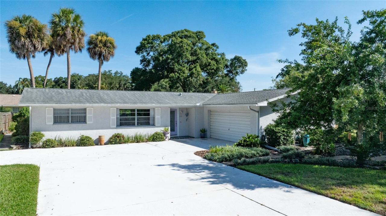 802 Sandwedge Dr, New Smyrna Beach