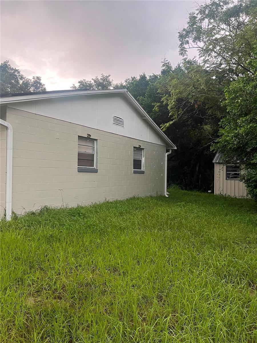Photo 3 of 833 Longview Ave, Deland, FL 32720