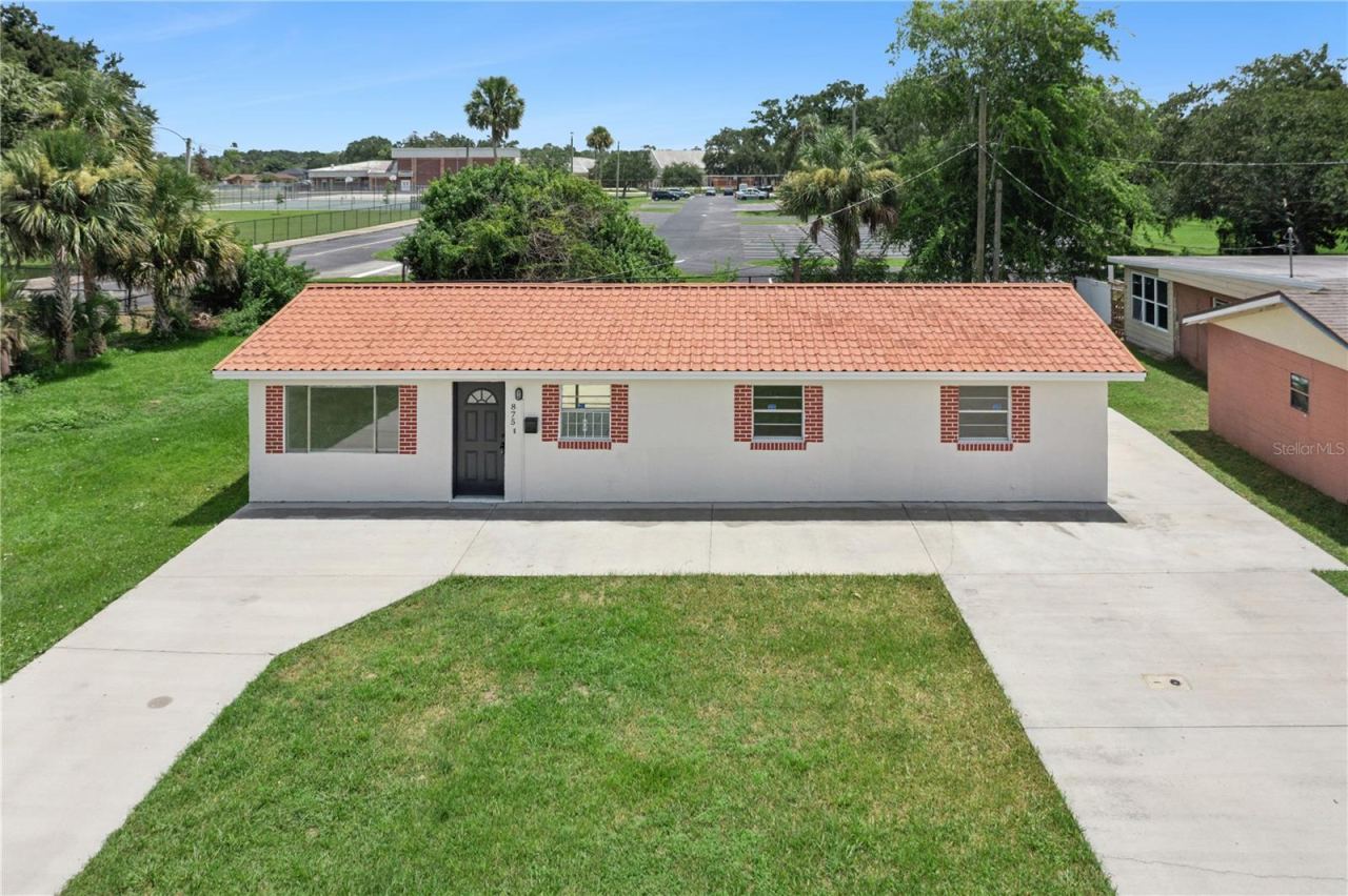 875 Loomis Ave, Daytona Beach