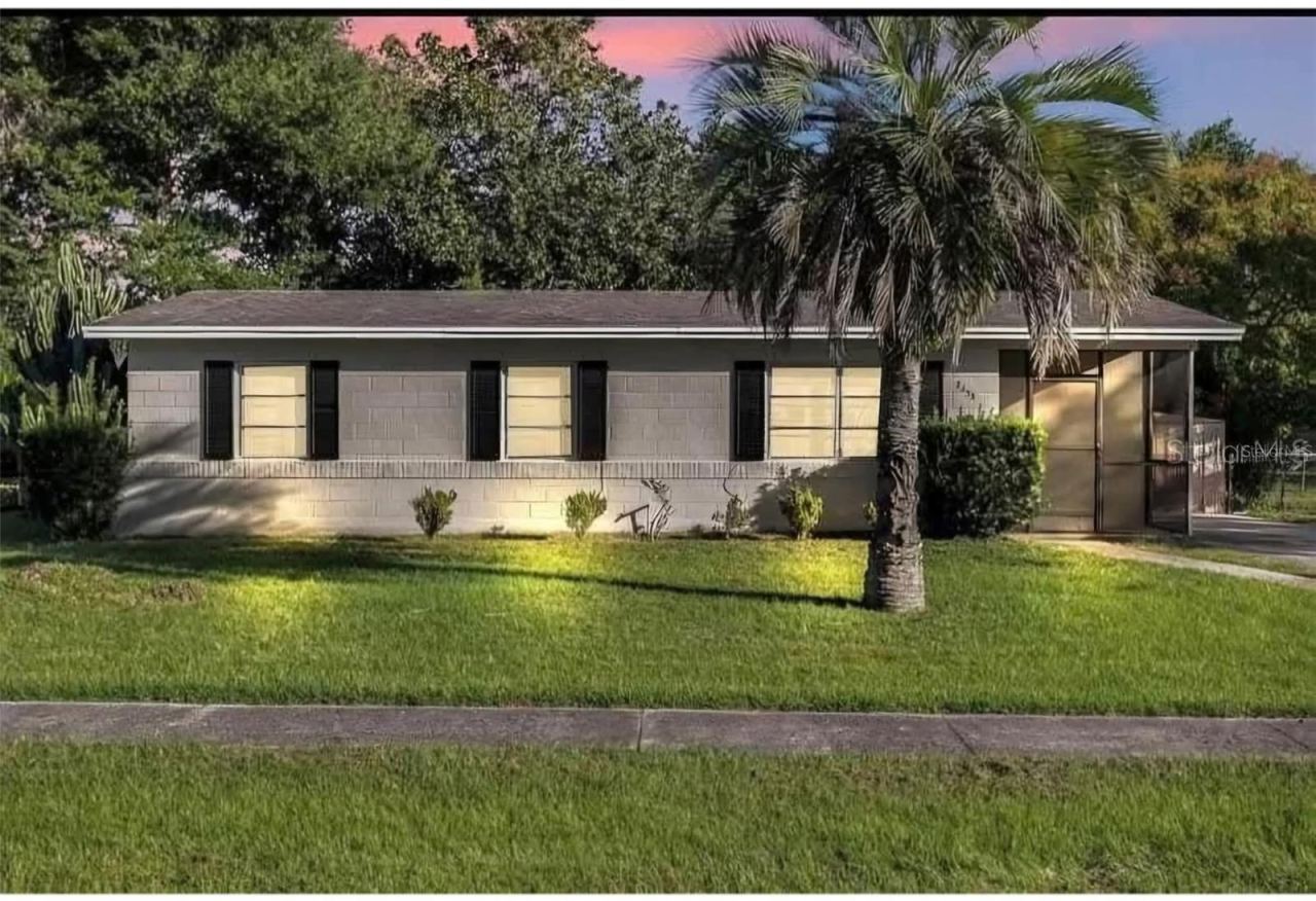 Photo 2 of 2433 Adams Ave, Deltona, FL 32738