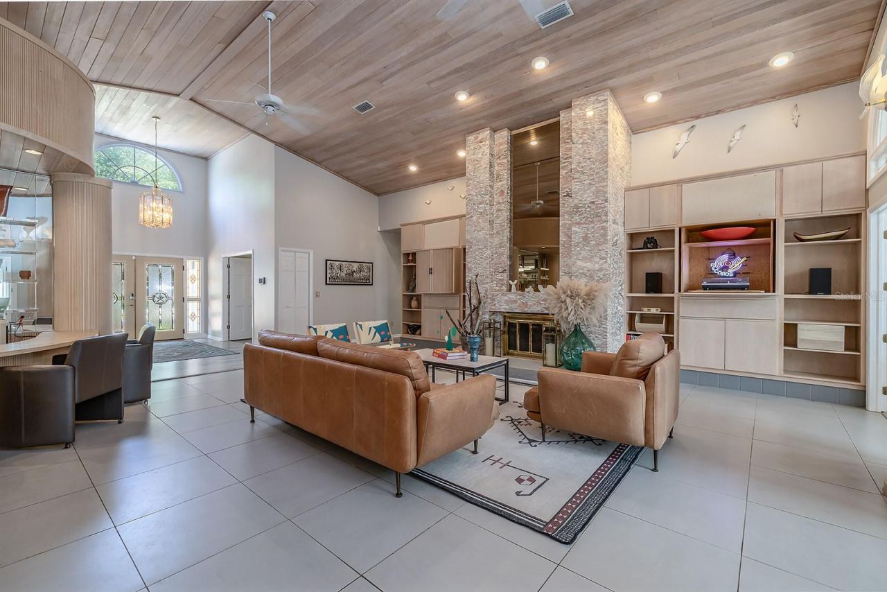 Photo 2 of 101 N St Andrews Dr, Ormond Beach, FL 32174