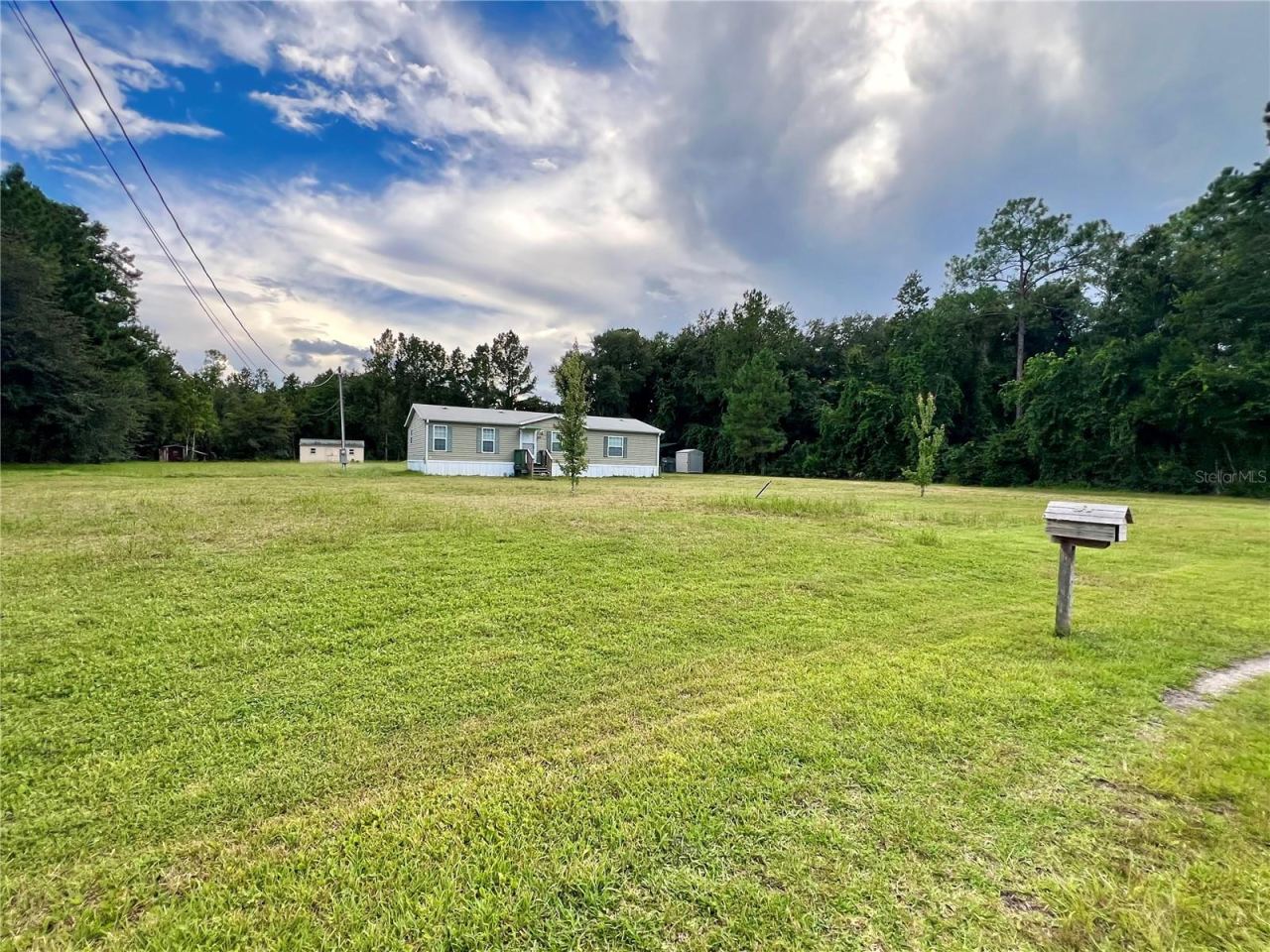 Photo 3 of 113 Sabrina Ln, Palatka, FL 32177
