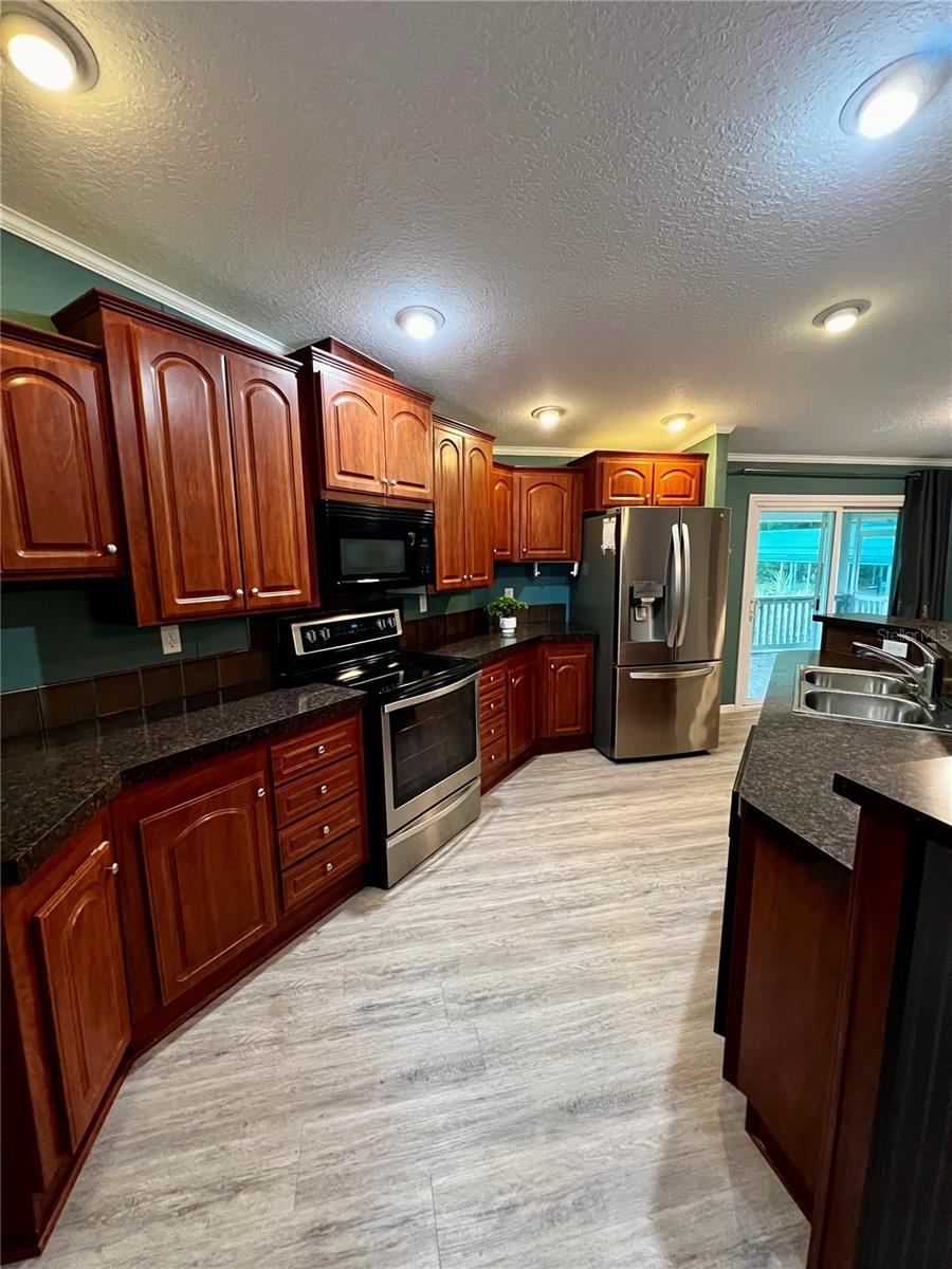 Photo 4 of 113 Sabrina Ln, Palatka, FL 32177