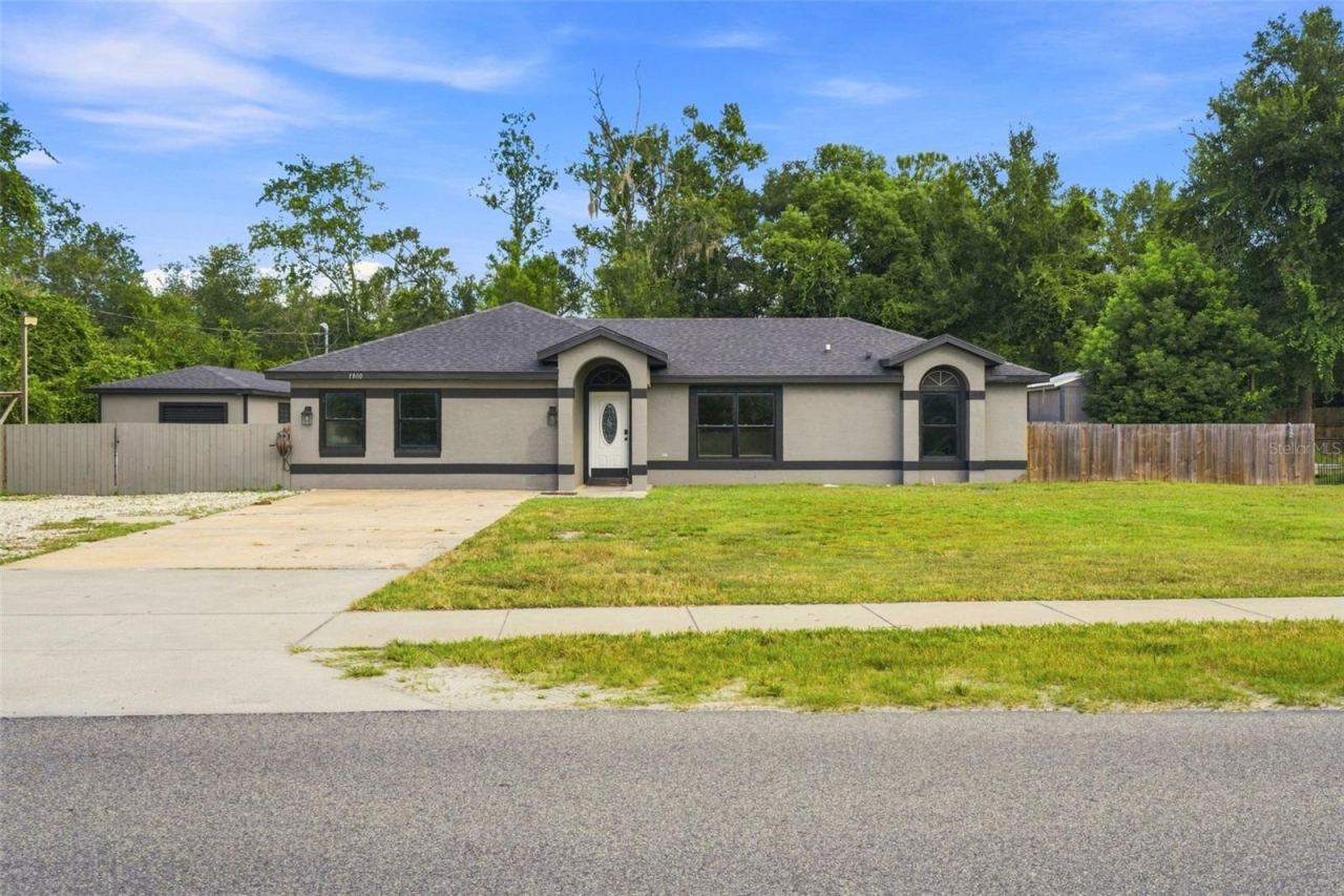 1300 Adeline St, Orange City