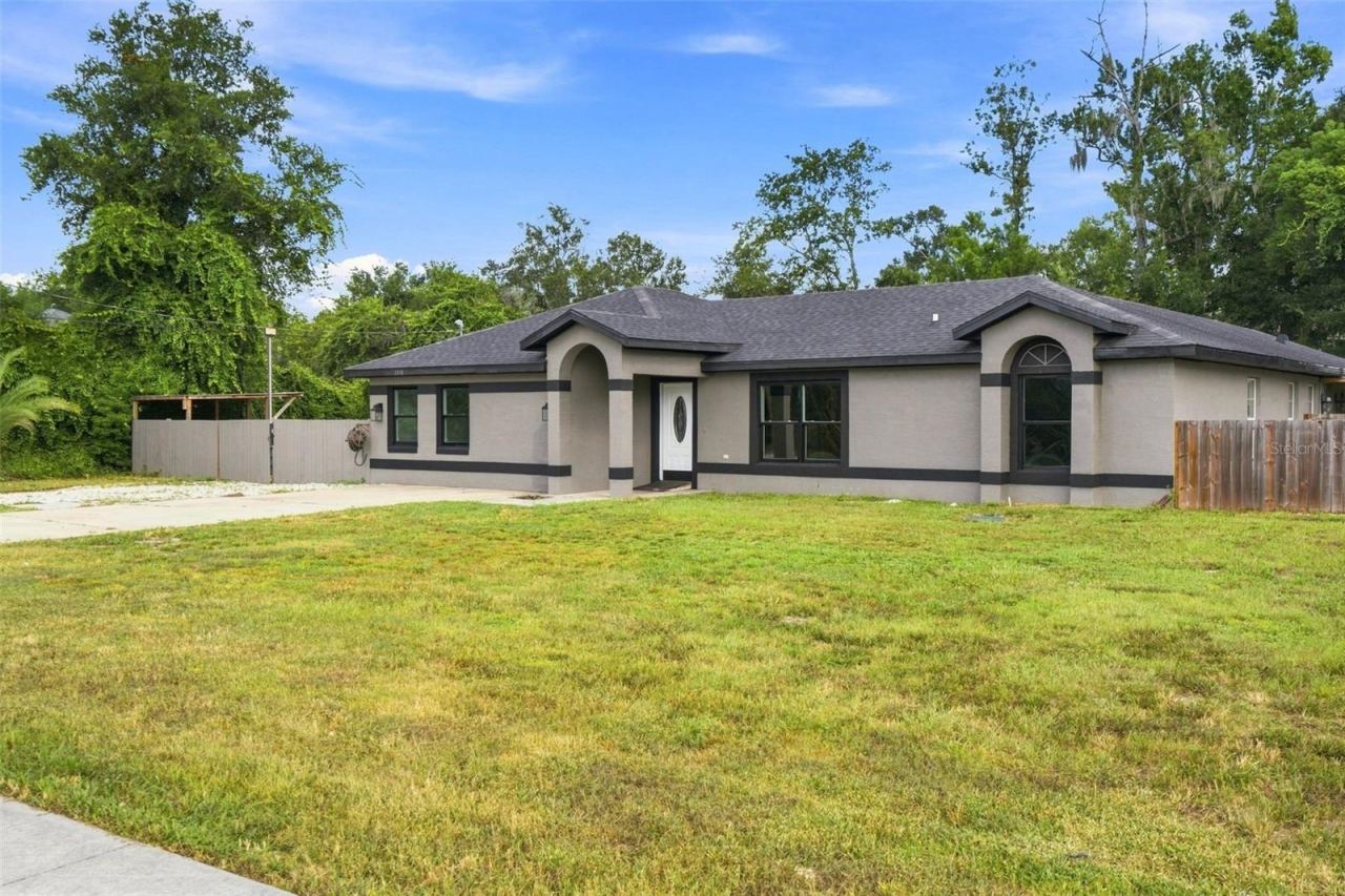 Photo 2 of 1300 Adeline St, Orange City, FL 32763