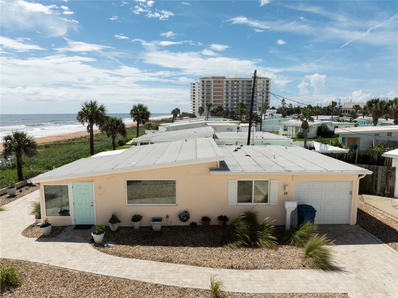 Photo 2 of 10 Ocean Edge Dr, Ormond Beach, FL 32176
