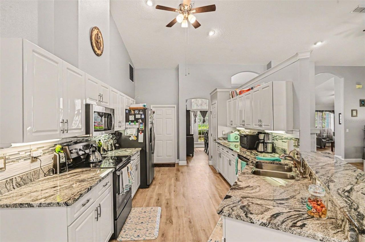 Photo 2 of 1211 Nixonton St, Deltona, FL 32725