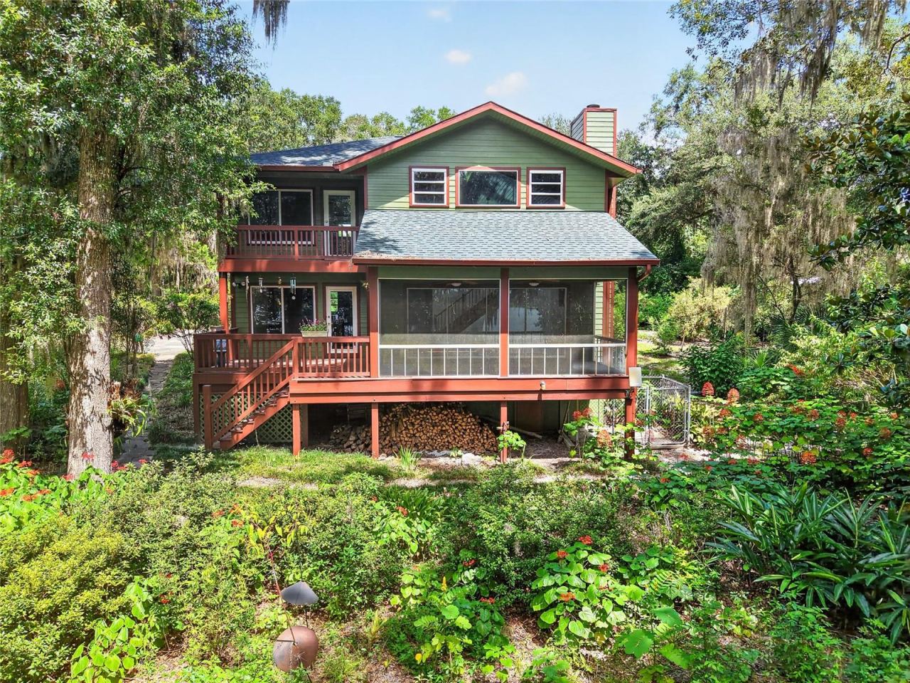 Photo 2 of 243 Herman Dr, Hawthorne, FL 32640