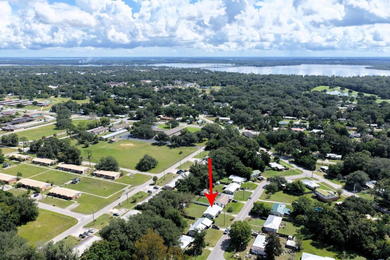 Photo 2 of 1508 Roselle Ave, Palatka, FL 32177