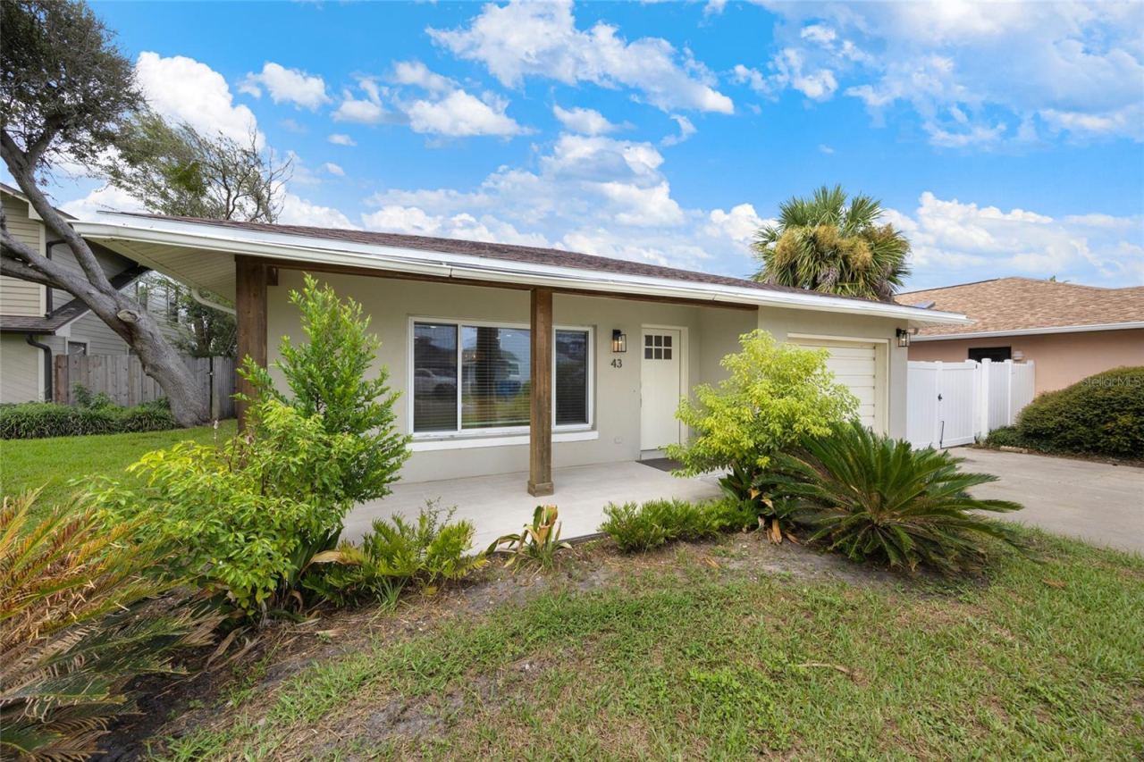 Photo 2 of 43 Capistrano Dr, Ormond Beach, FL 32176