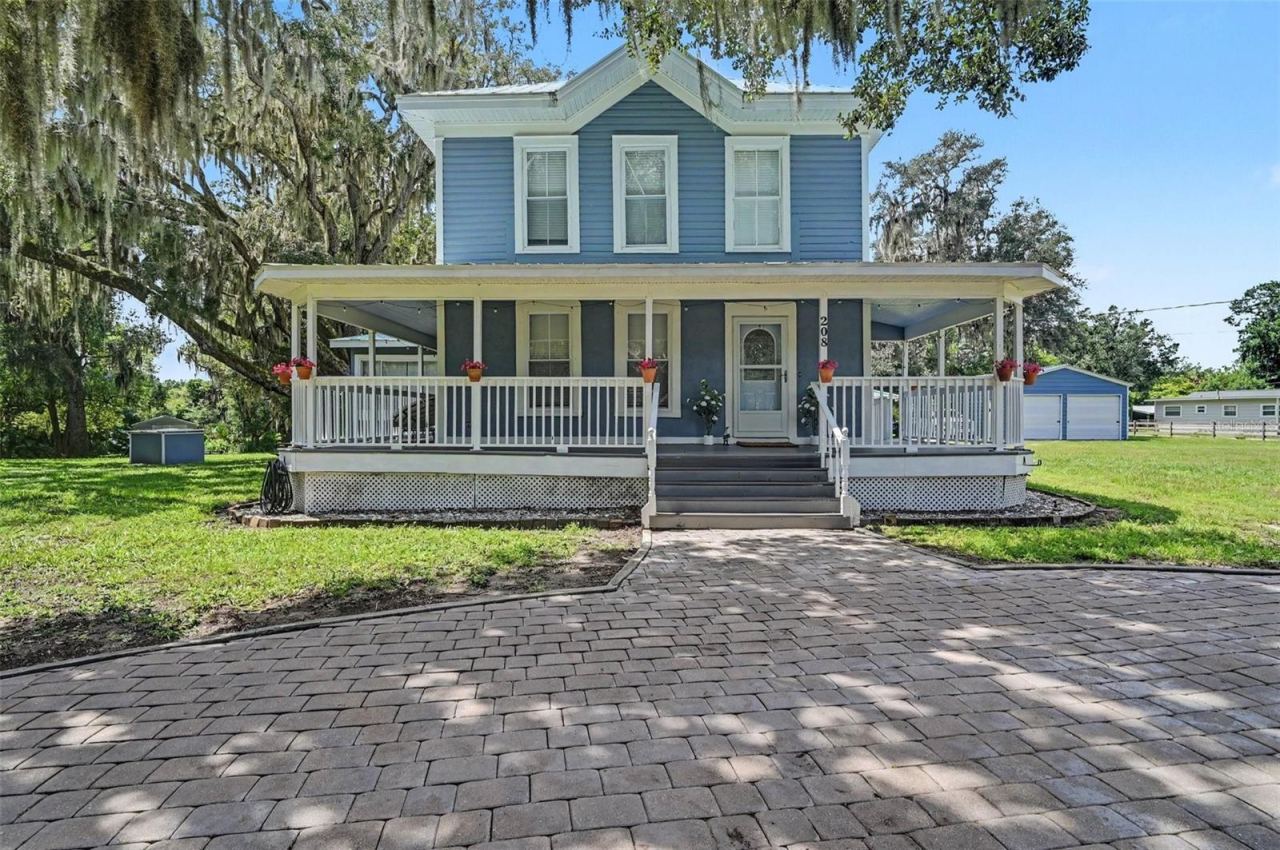208 S Gaines St, Oak Hill