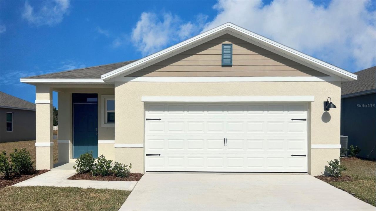 904 Bluet Dr, Port Orange