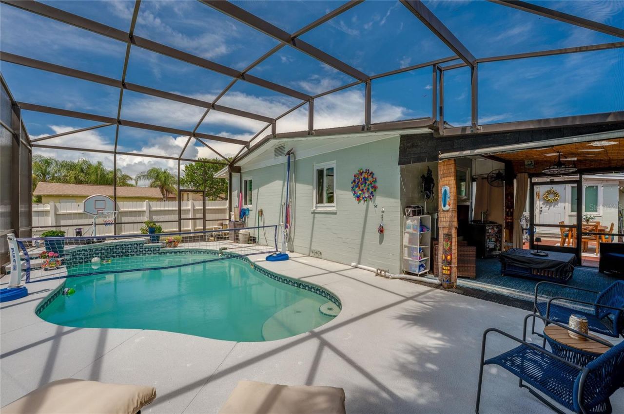 Photo 2 of 348 Woodland Ave, Daytona Beach, FL 32118