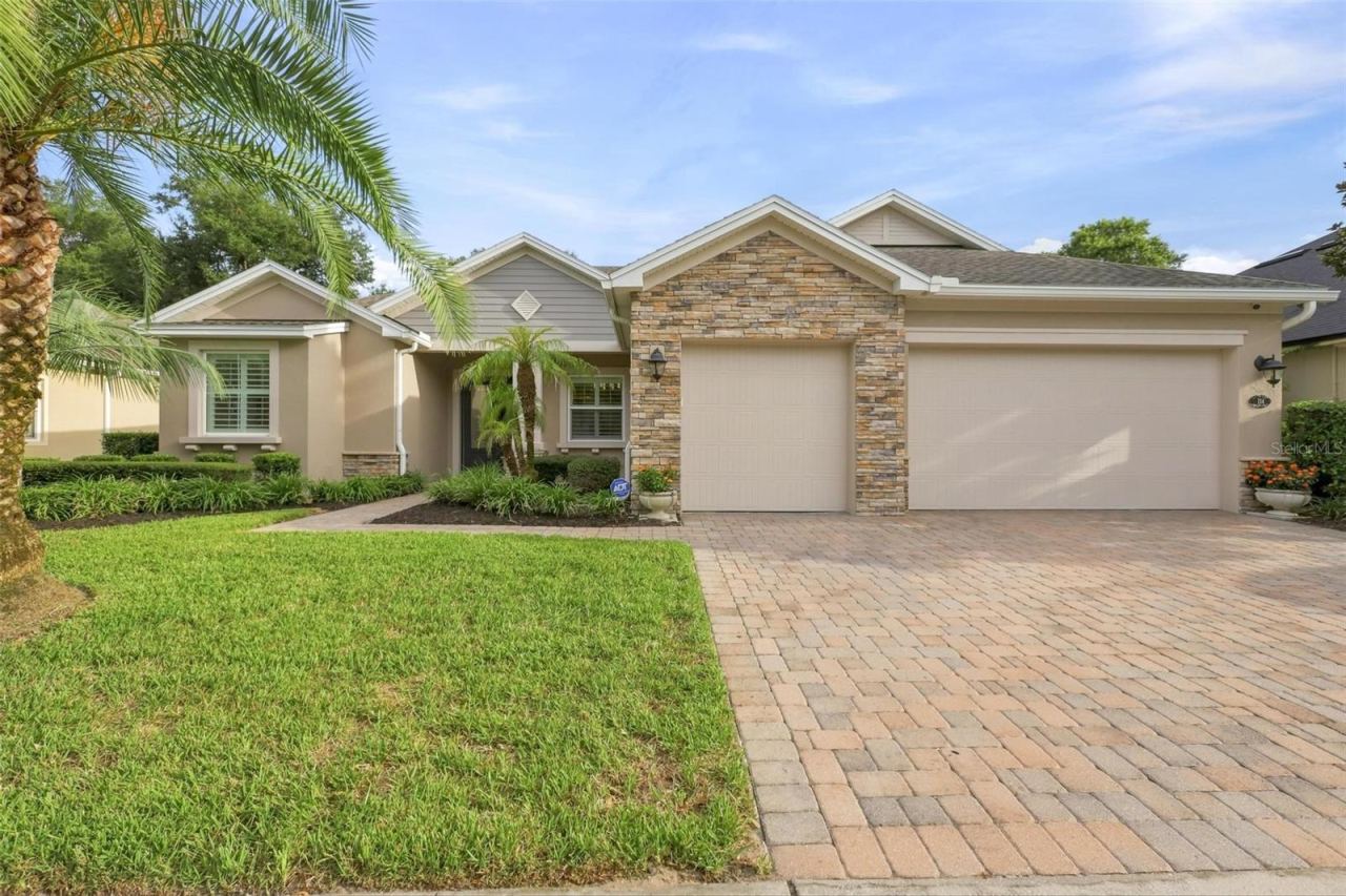 Photo 3 of 114 Ivydale Manor Dr, Deland, FL 32724