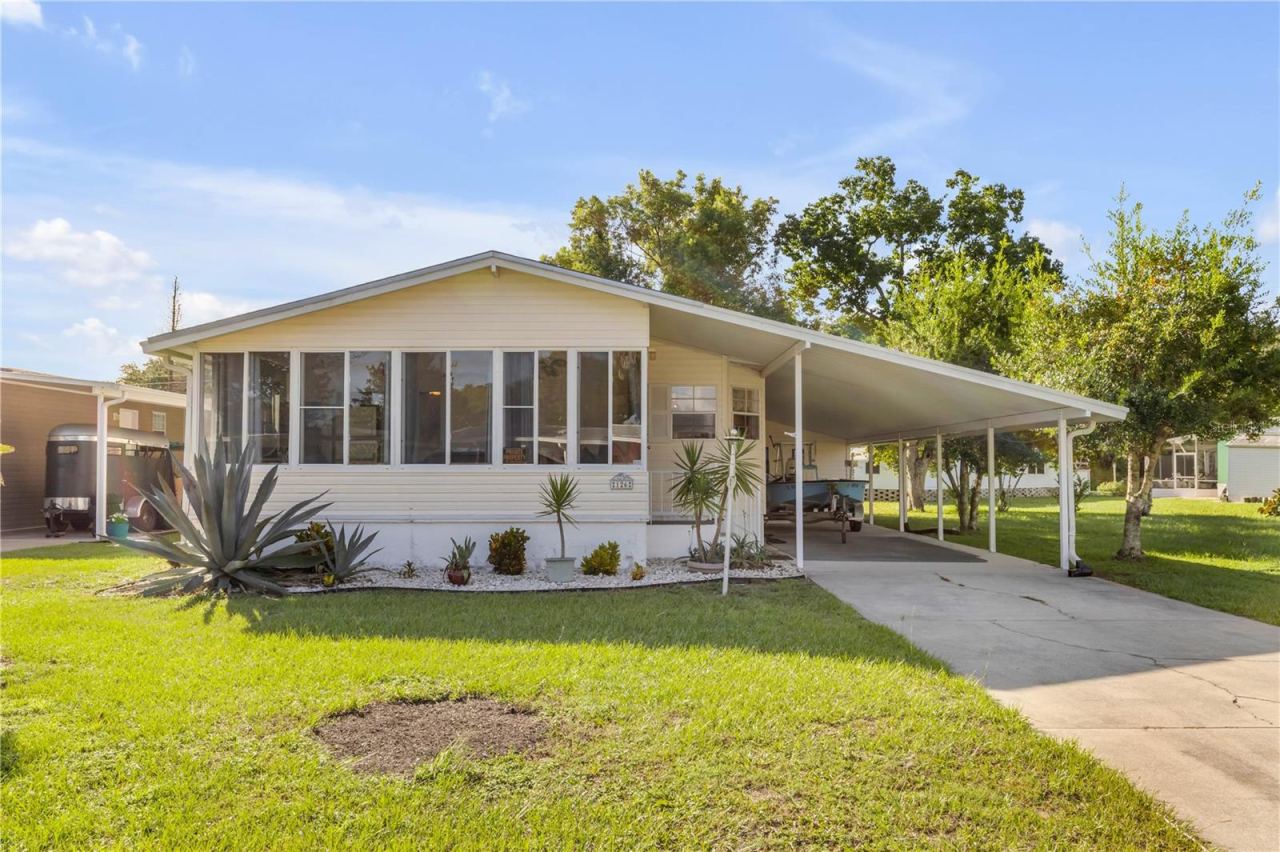 126 Cedar St, Edgewater