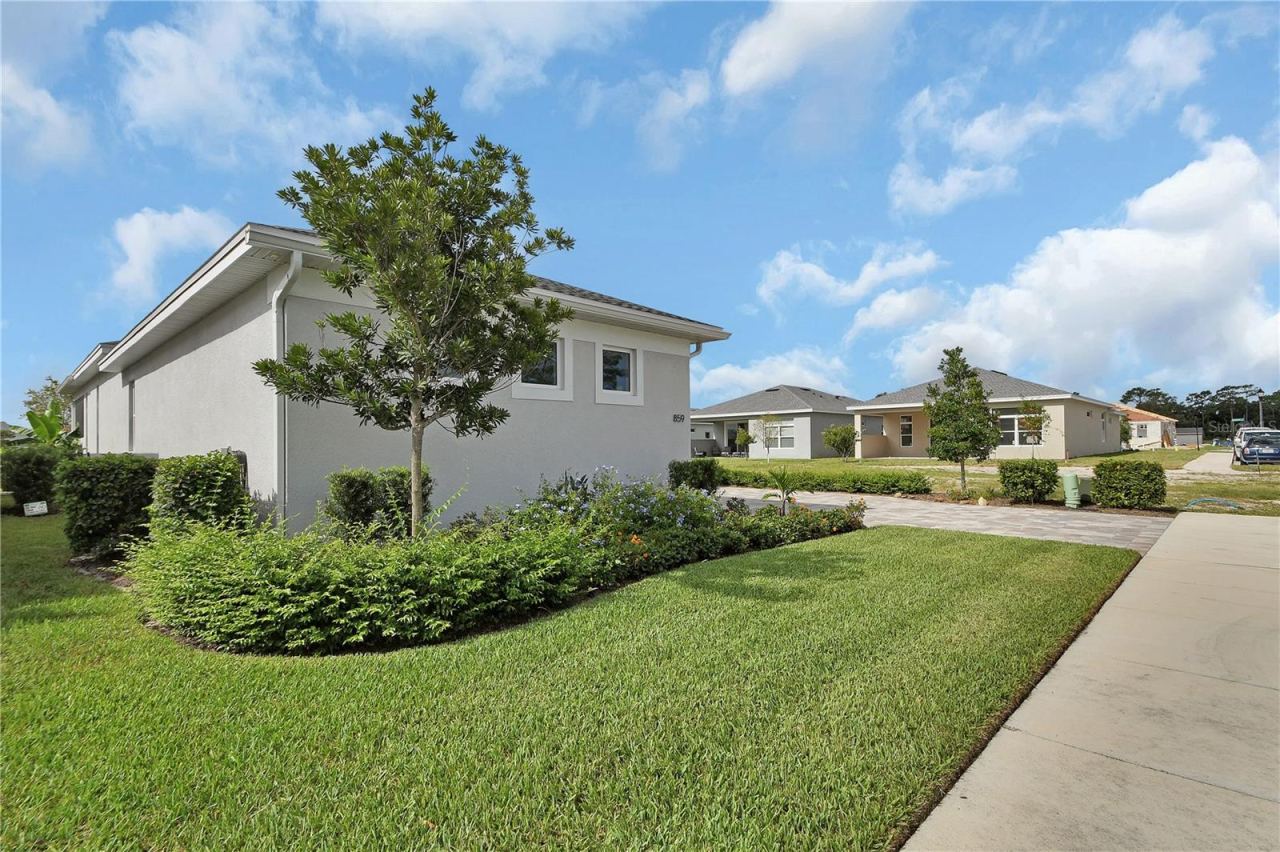 Photo 3 of 859 Liliana Dr, Deland, FL 32724