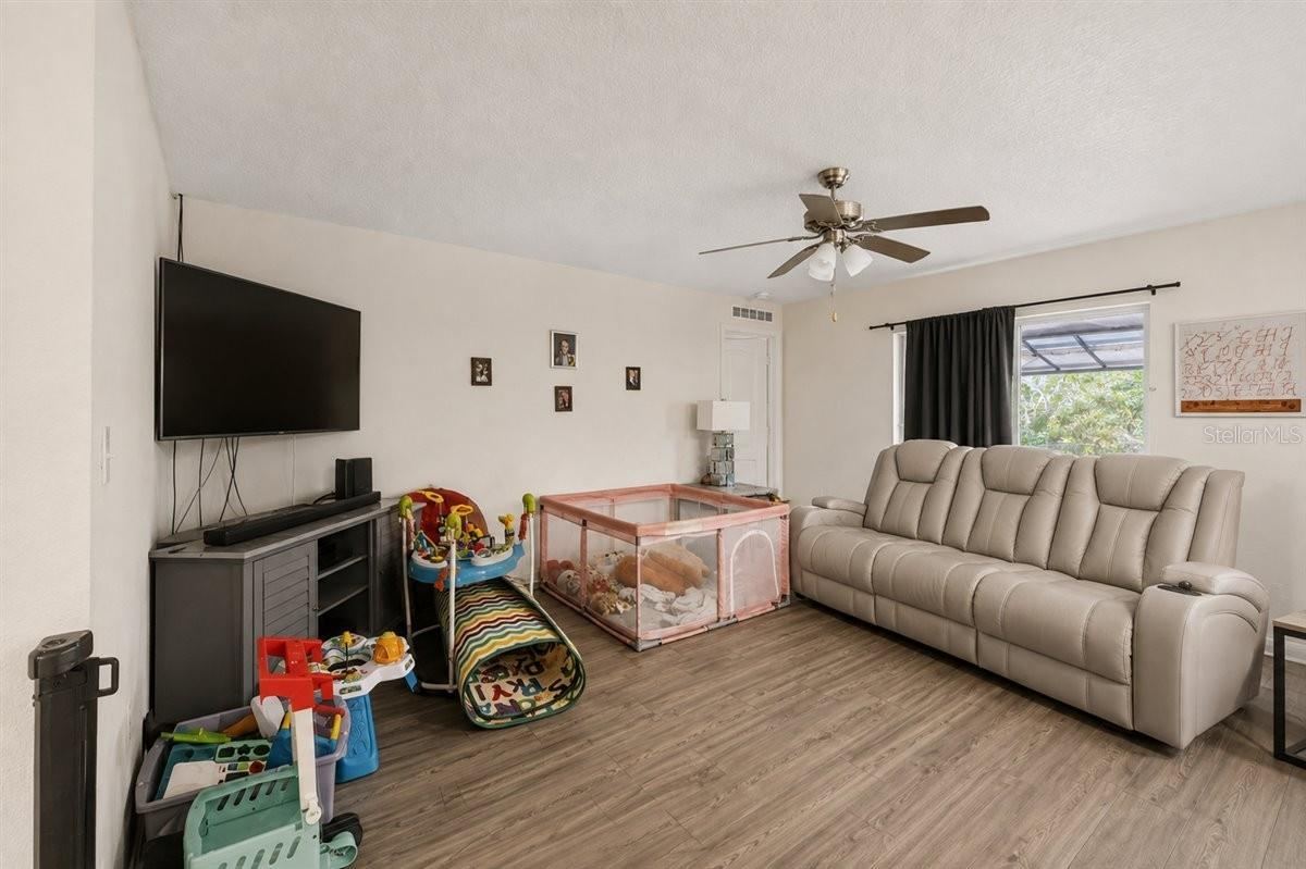 Photo 3 of 1200 9th Ave, Deland, FL 32724