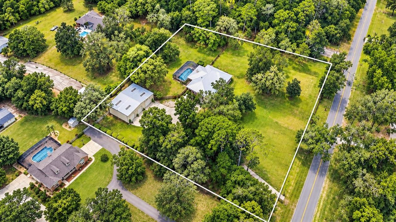 Photo 2 of 1530 W Beresford Rd, Deland, FL 32720