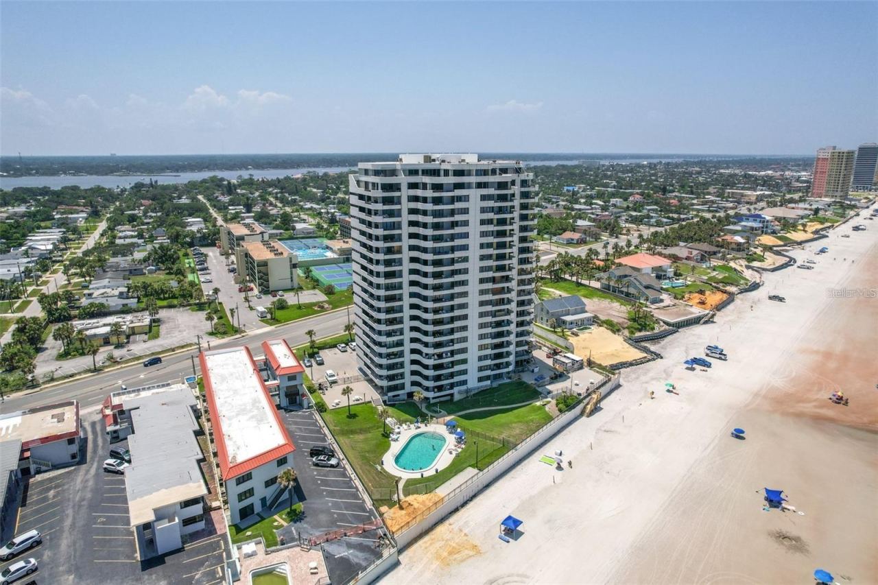 Photo 2 of 1420 N Atlantic Ave #1102, Daytona Beach, FL 32118