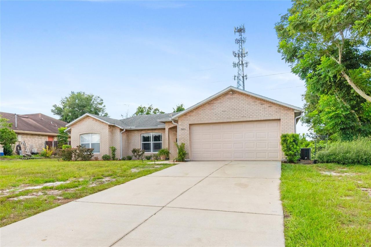 Photo 3 of 2086 S Parkton Dr, Deltona, FL 32725