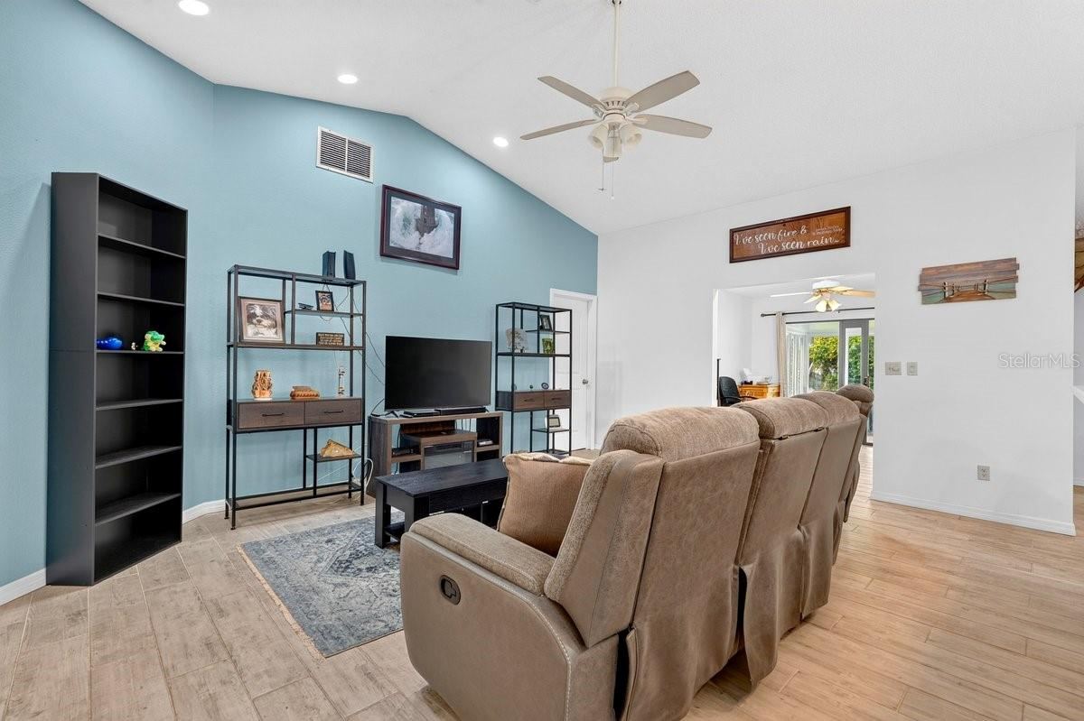 Photo 3 of 786 Pine Shores Cir, New Smyrna Beach, FL 32168