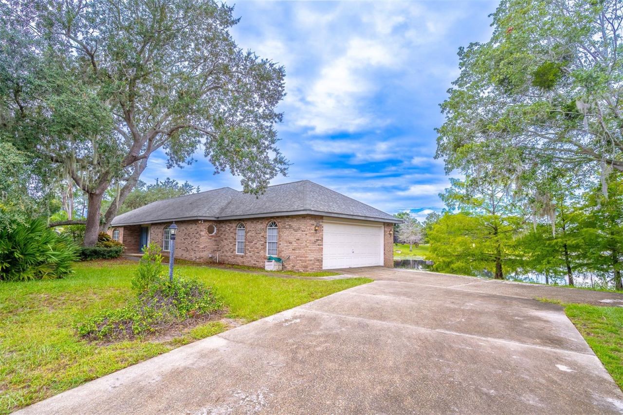 Photo 3 of 2366 Salem Dr, Deltona, FL 32738