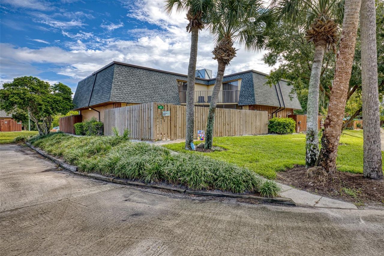 43 Cedar Dunes Dr, New Smyrna Beach, FL 32169