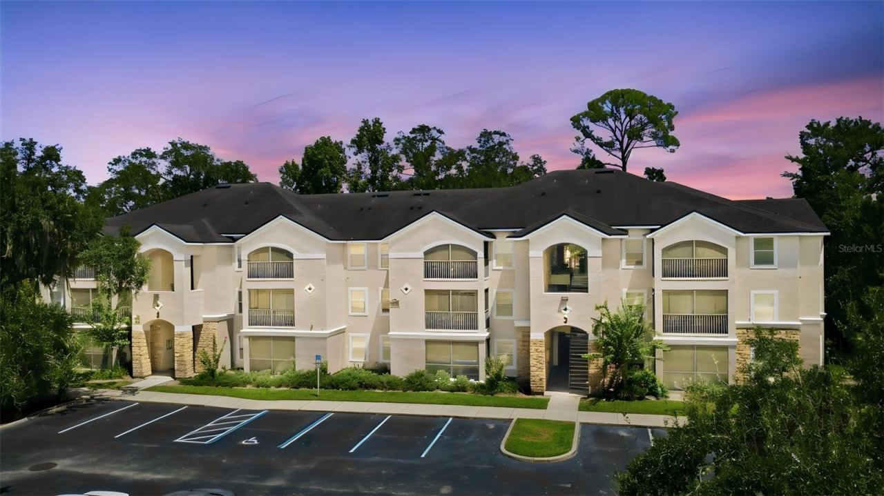 940 Village Trl #3-104, Port Orange