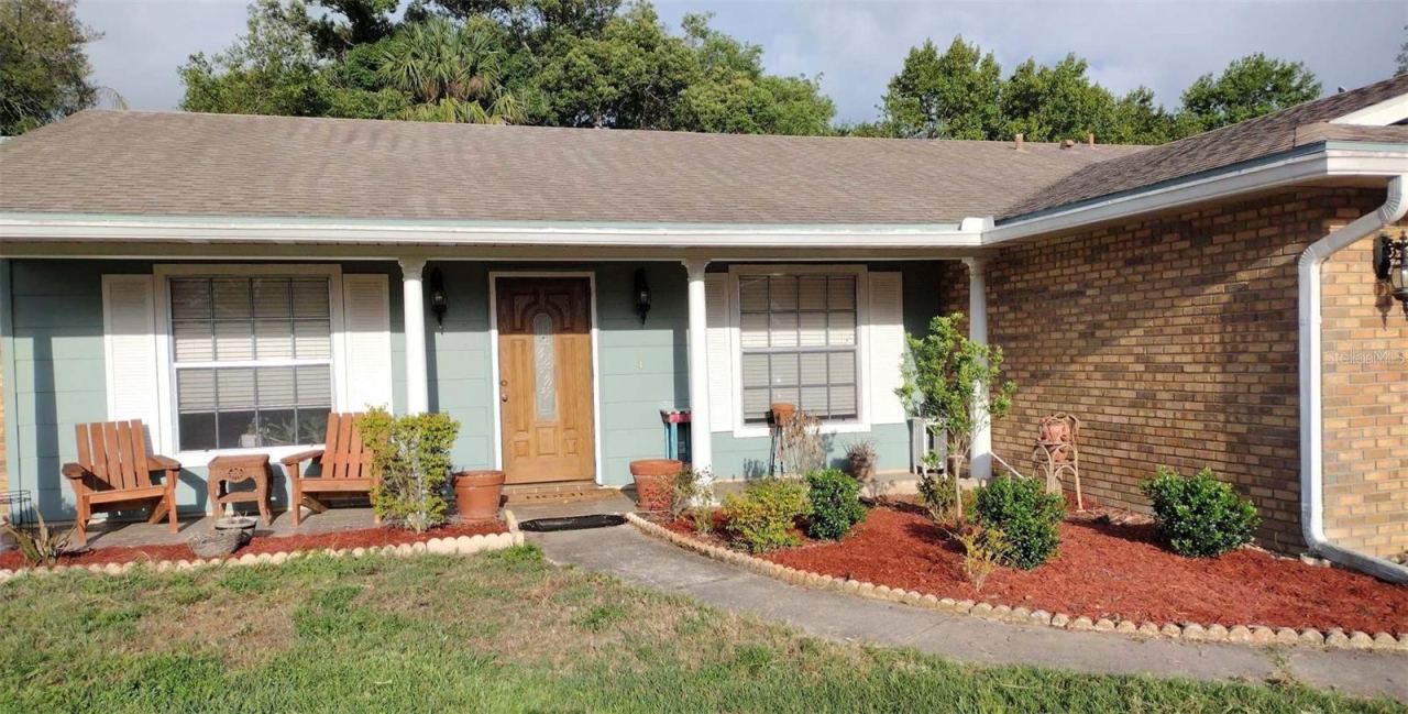 Photo 2 of 2091 Oldham Ave, Deltona, FL 32725