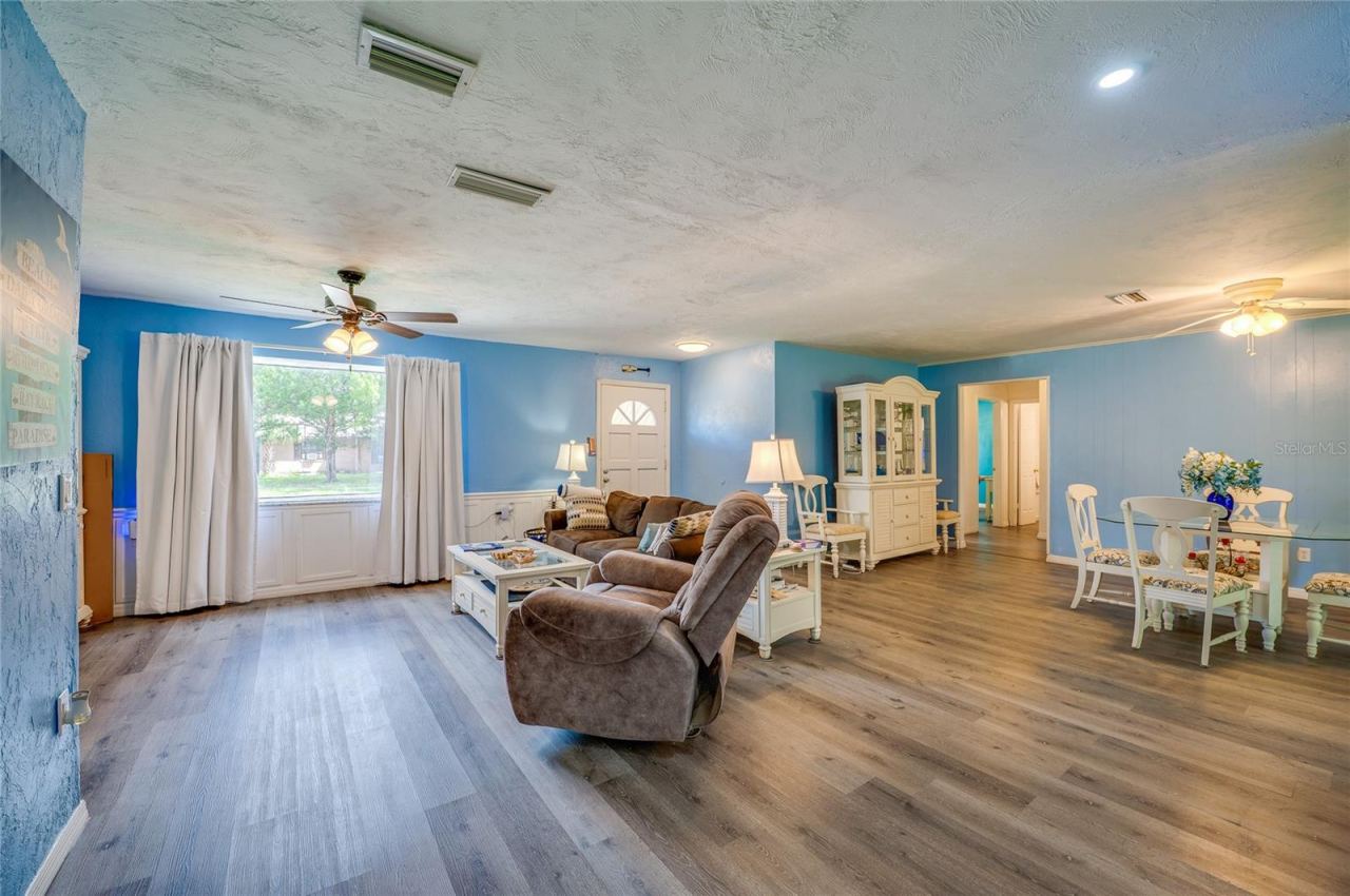 Photo 3 of 146 Westwood Dr, Daytona Beach, FL 32119