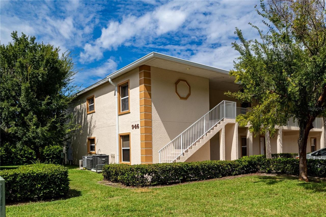 946 15th St #201, Holly Hill