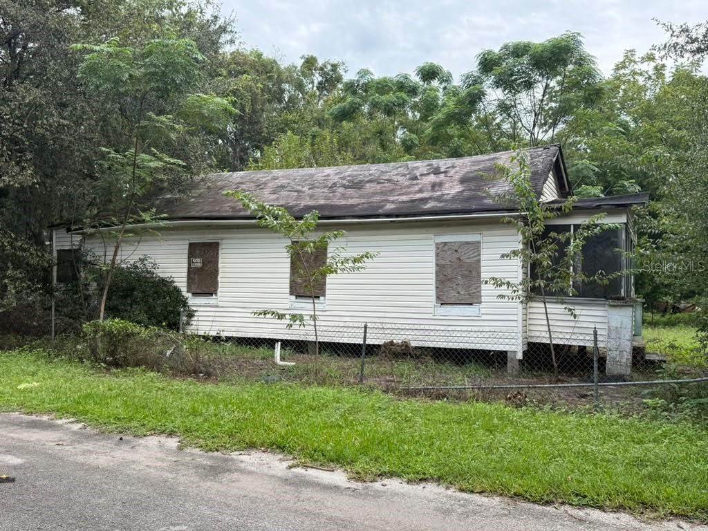 Photo 4 of 111 Cedar Ave, Palatka, FL 32177