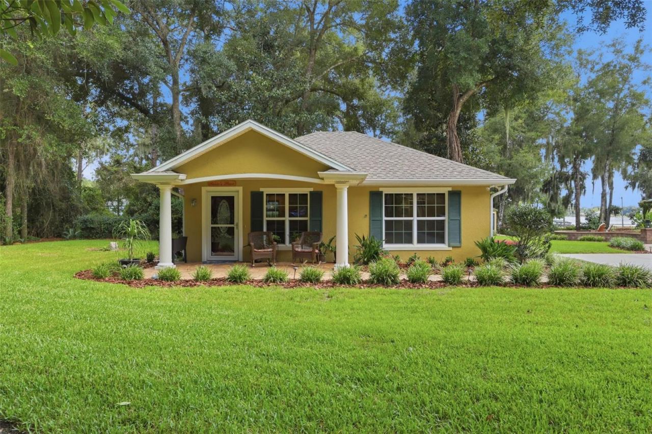 Photo 2 of 2600 Winnemissett Oaks Dr, Deland, FL 32724