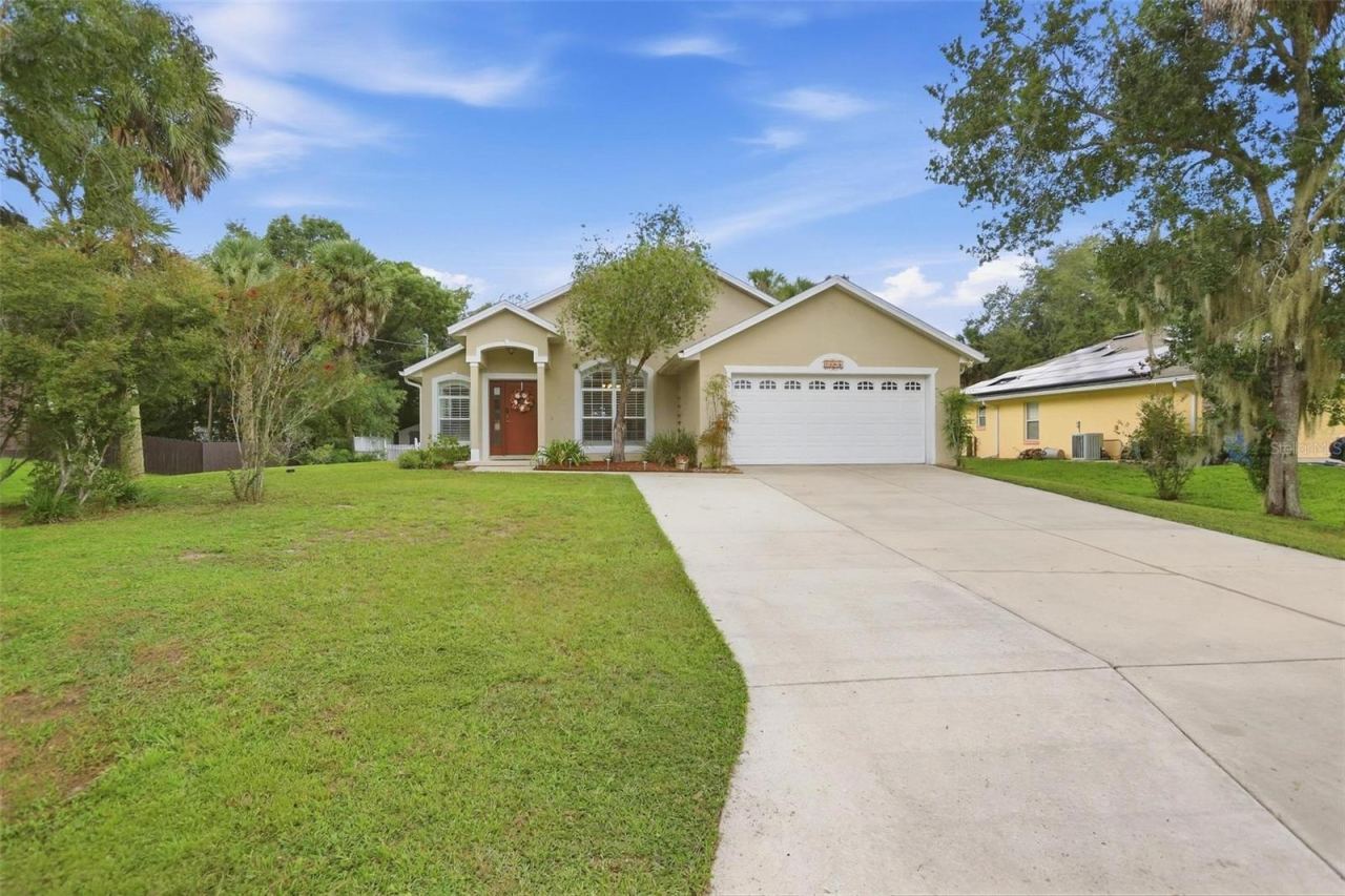 Photo 3 of 1544 Center St, Deland, FL 32720