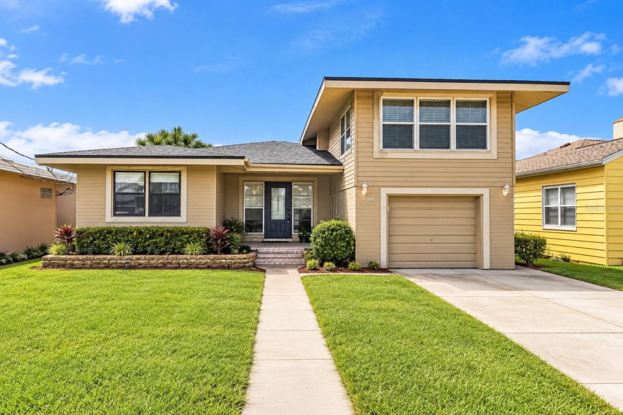 Photo 2 of 582 Revilo Blvd, Daytona Beach, FL 32118