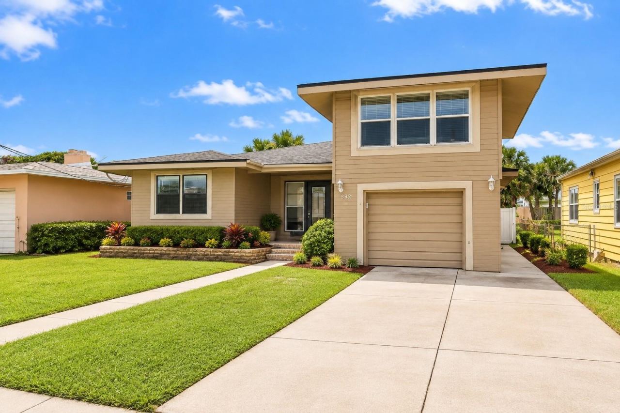 Photo 3 of 582 Revilo Blvd, Daytona Beach, FL 32118