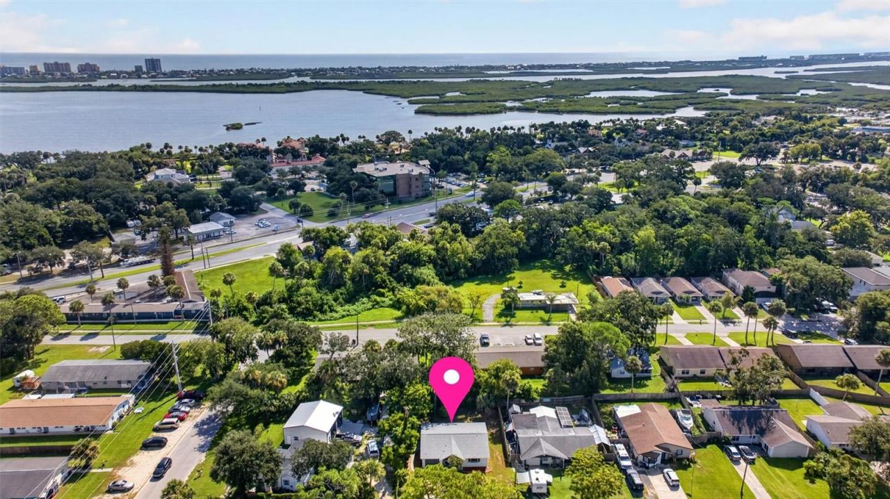 Photo 3 of 5103 Taylor Ave, Port Orange, FL 32127