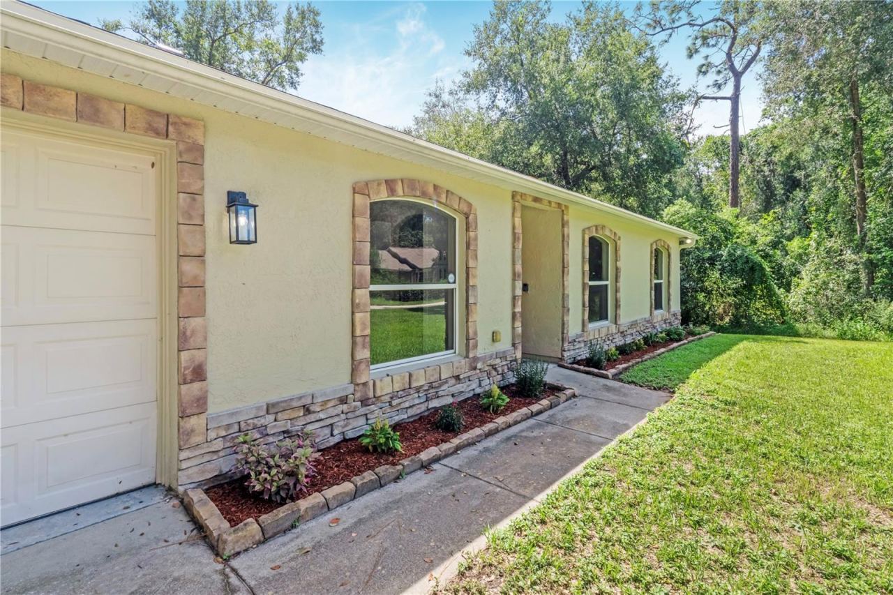 Photo 2 of 1260 2nd St, Orange City, FL 32763