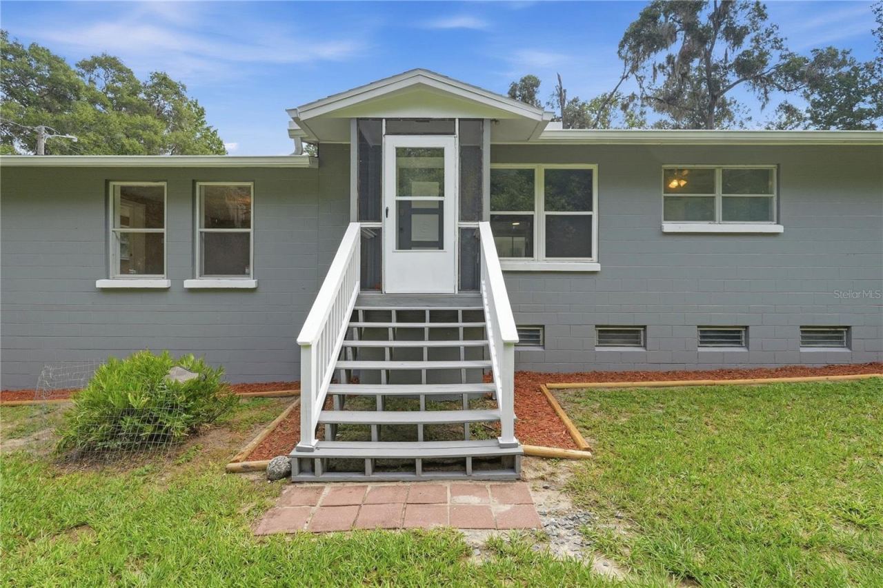 Photo 3 of 752 N State Road 21, Melrose, FL 32666