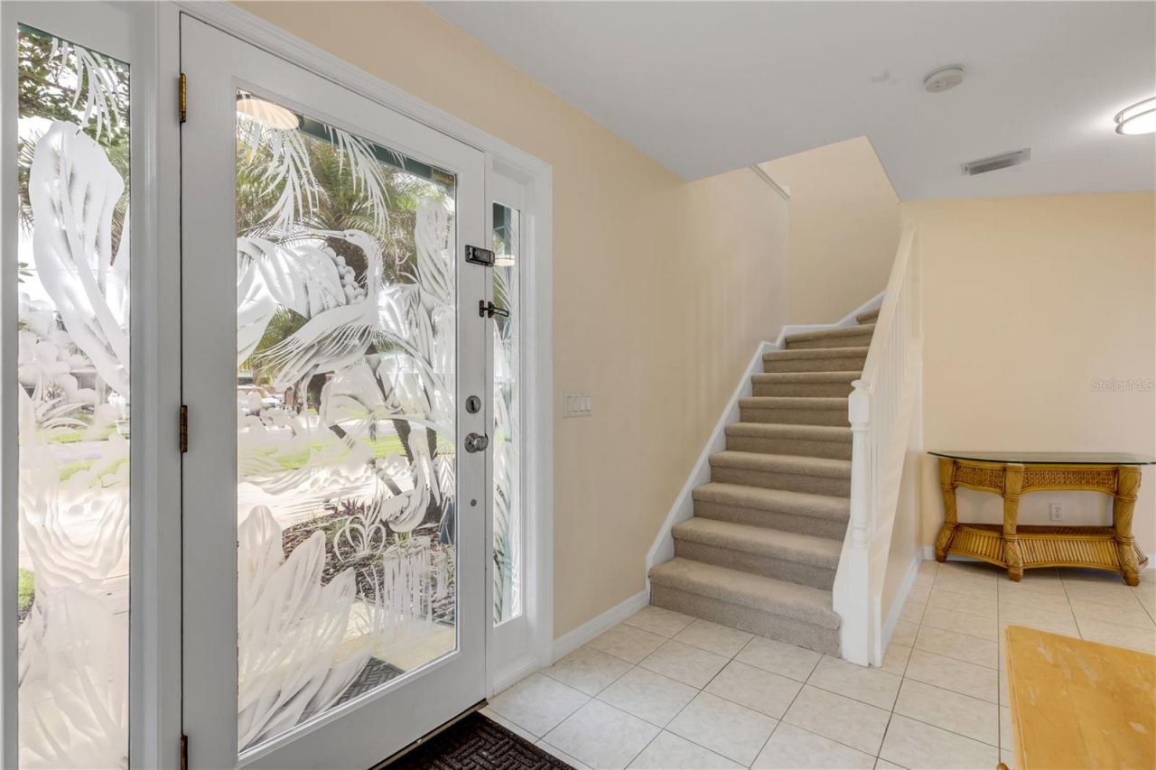 Photo 2 of 320 Due East St, New Smyrna Beach, FL 32169