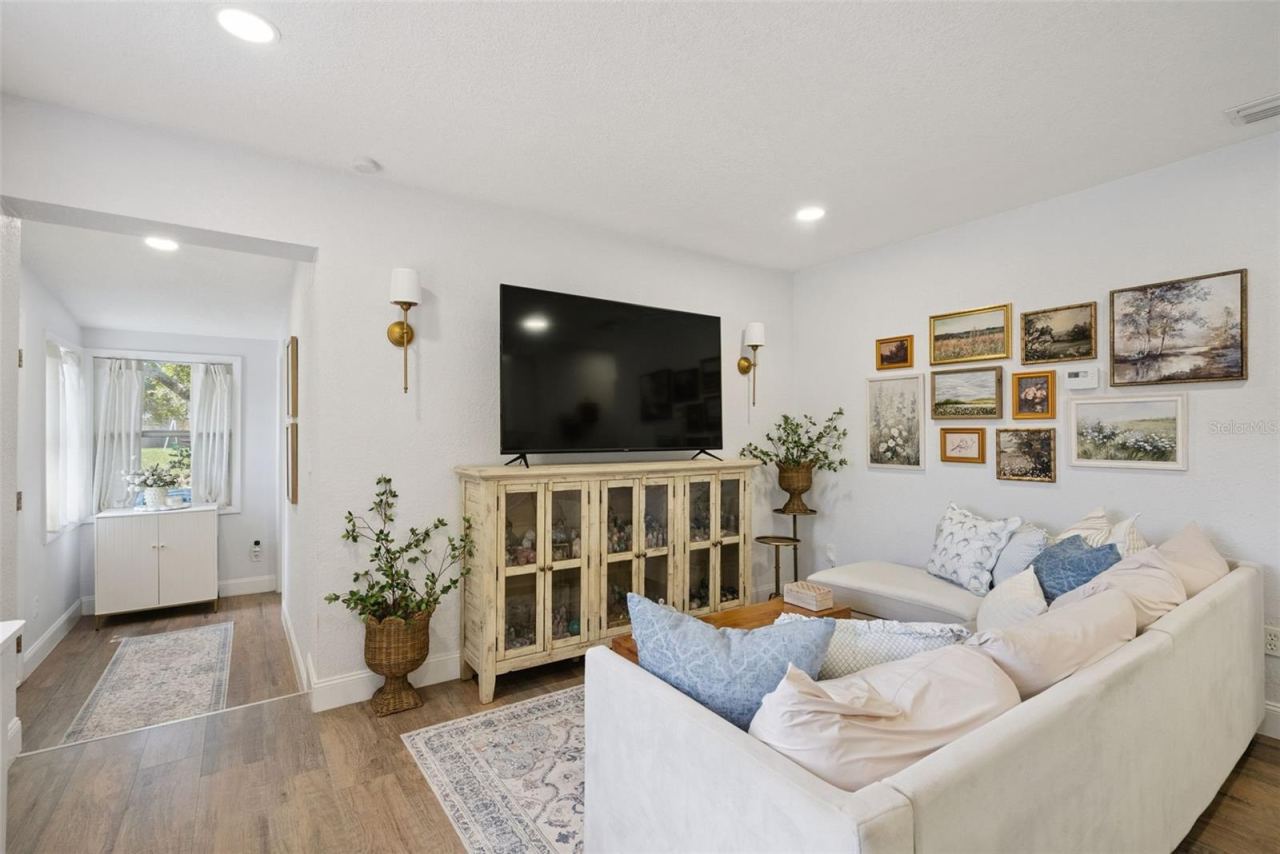 Photo 2 of 1537 Faith Ct, Deltona, FL 32725