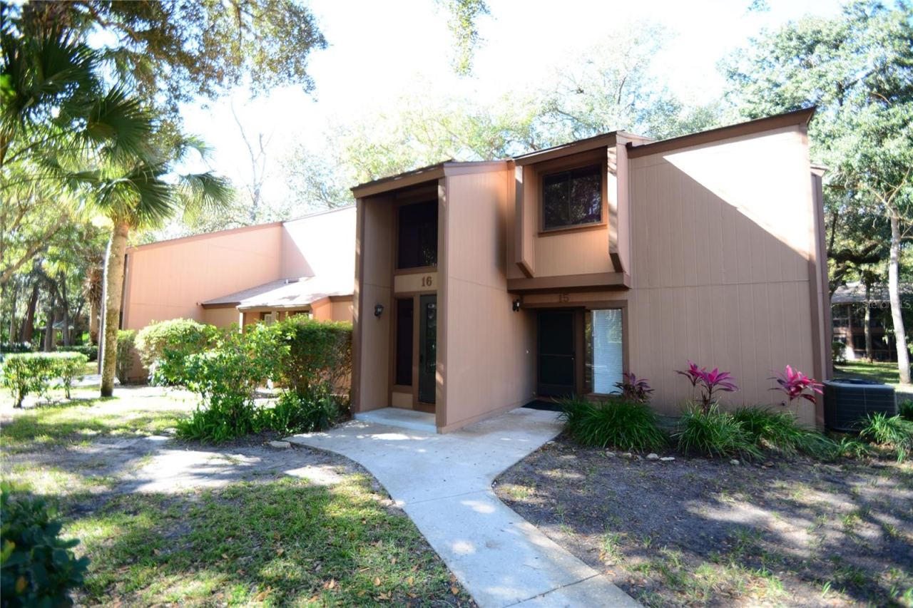 16 Oakmont Ct, Palm Coast