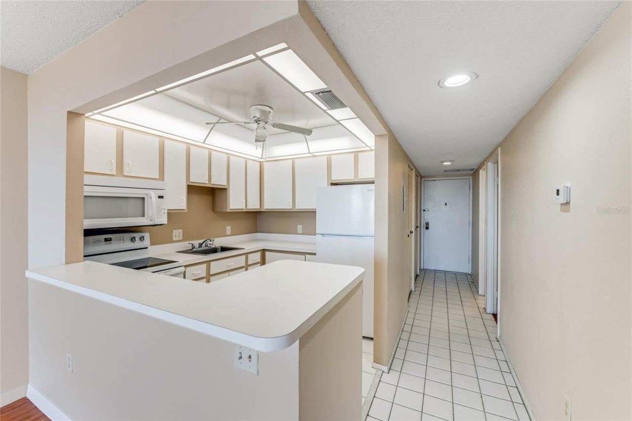 Photo 3 of 935 N Halifax Ave #705, Daytona Beach, FL 32118