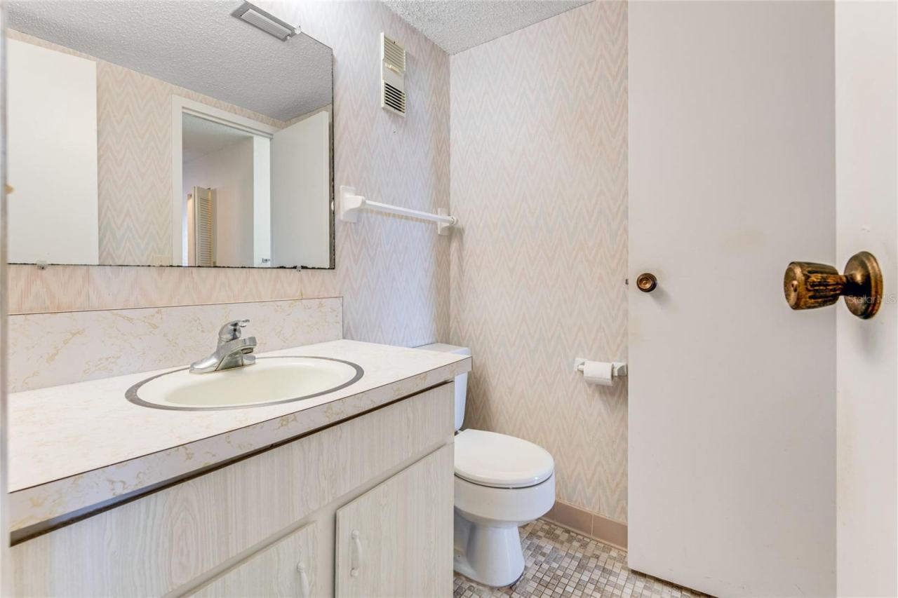 Photo 5 of 935 N Halifax Ave #705, Daytona Beach, FL 32118