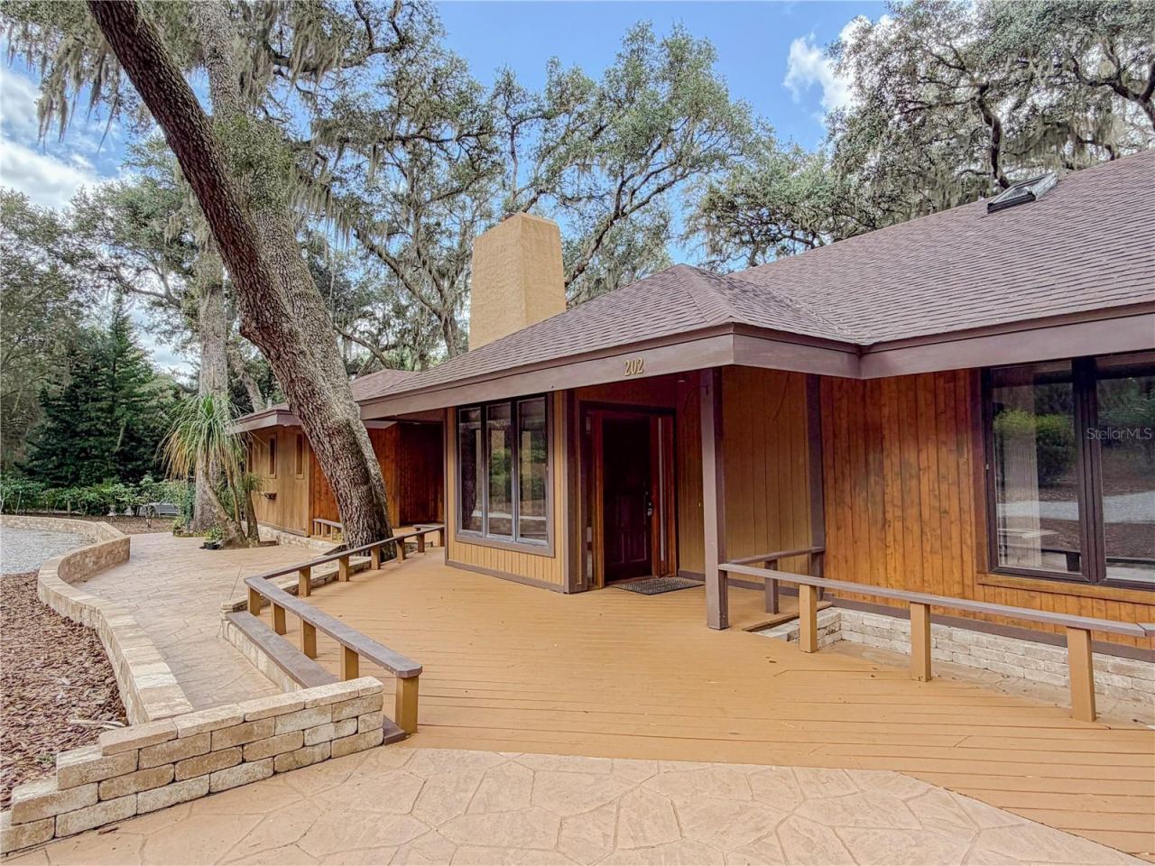 Photo 2 of 202 Mason Rd, Melrose, FL 32666