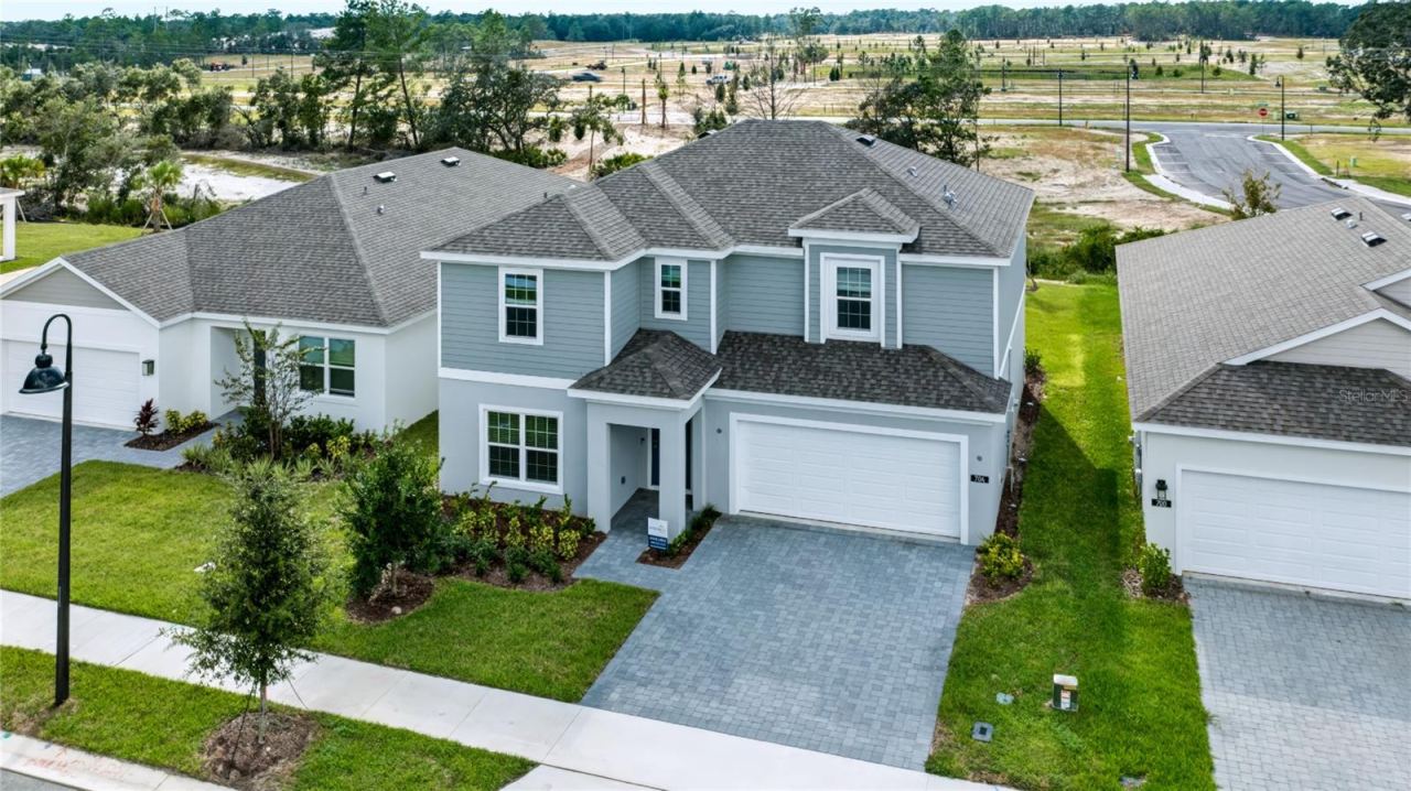 Photo 2 of 704 Farfields St, Deland, FL 32724