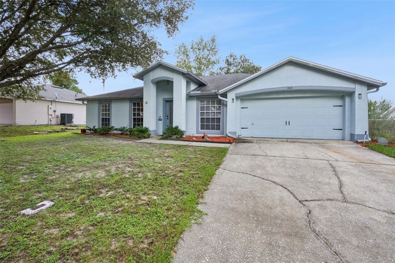 Photo 2 of 1403 Brayton Cir, Deltona, FL 32725