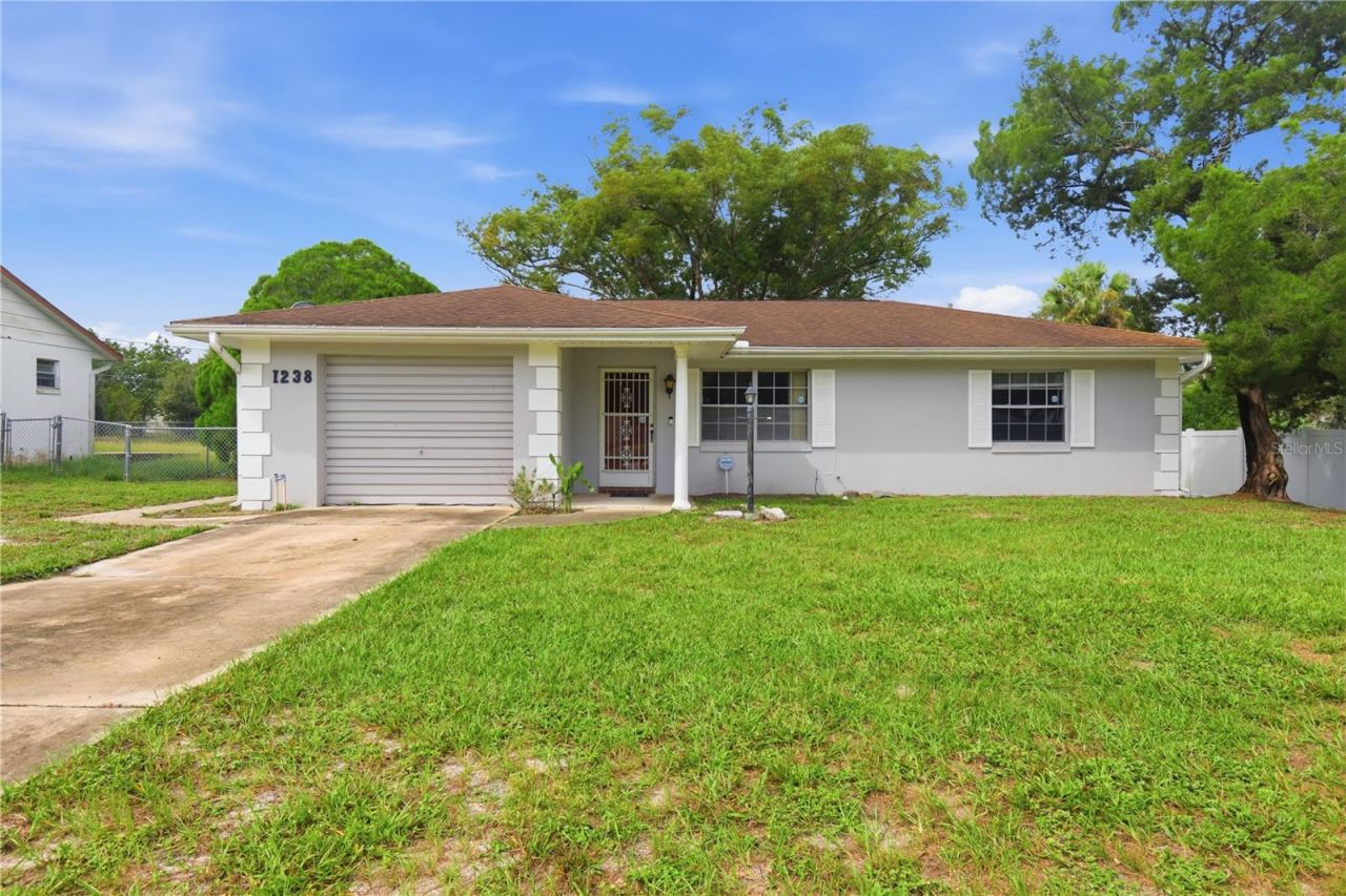 Photo 3 of 1238 Azora Dr, Deltona, FL 32725