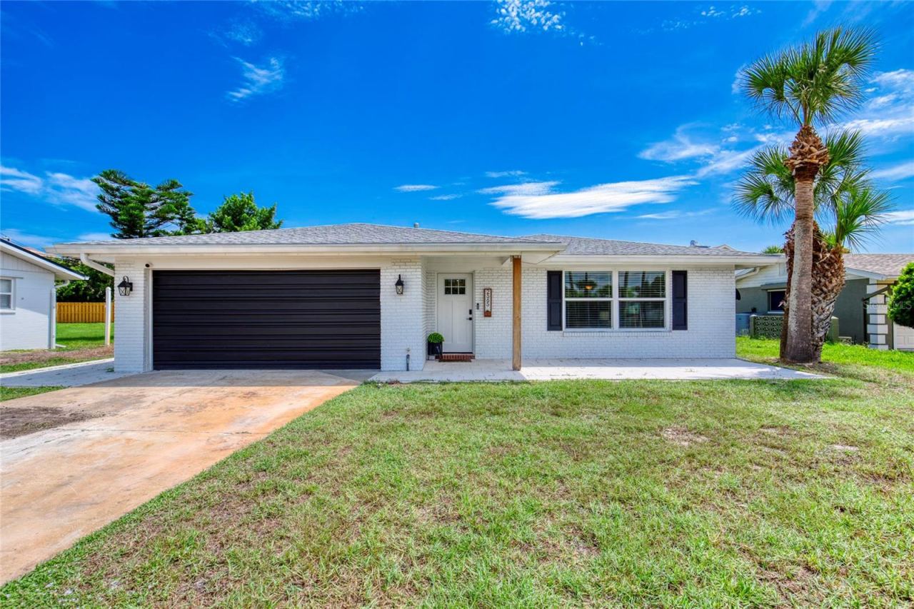 Photo 2 of 2565 S Peninsula Dr, Daytona Beach, FL 32118